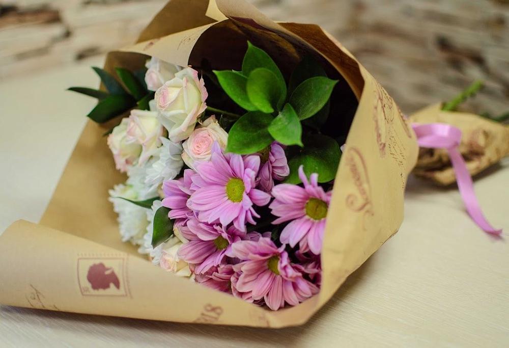 Букет цветов из: Розы и Хризантемы в Лесной