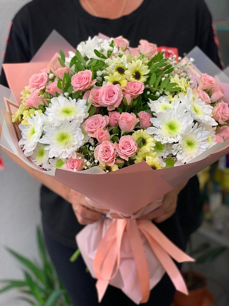 Букет цветов из: Розы и Хризантемы в Лесной