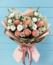 Букет цветов из:  Розы, Альстромерии и Лизиантусы #REPLACE_PRED# Лесной