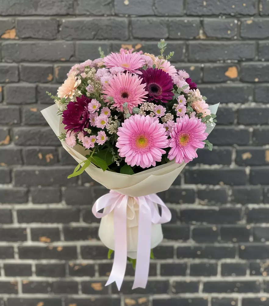 Букет цветов из: Герберы и Хризантемы в Лесной