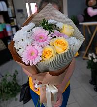 Букет цветов из:  Герберы, Розы и Хризантемы в Лесной