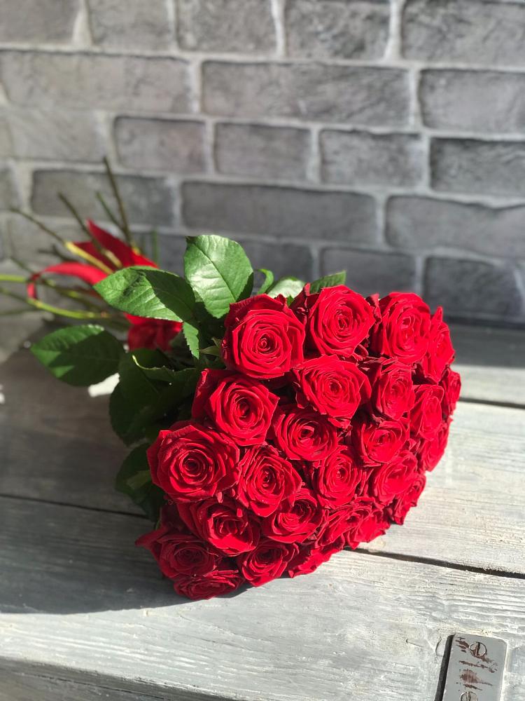 Букет Красные розы Фридом в Лесной