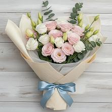 Букет цветов из:  Лизиантусы в Лесной