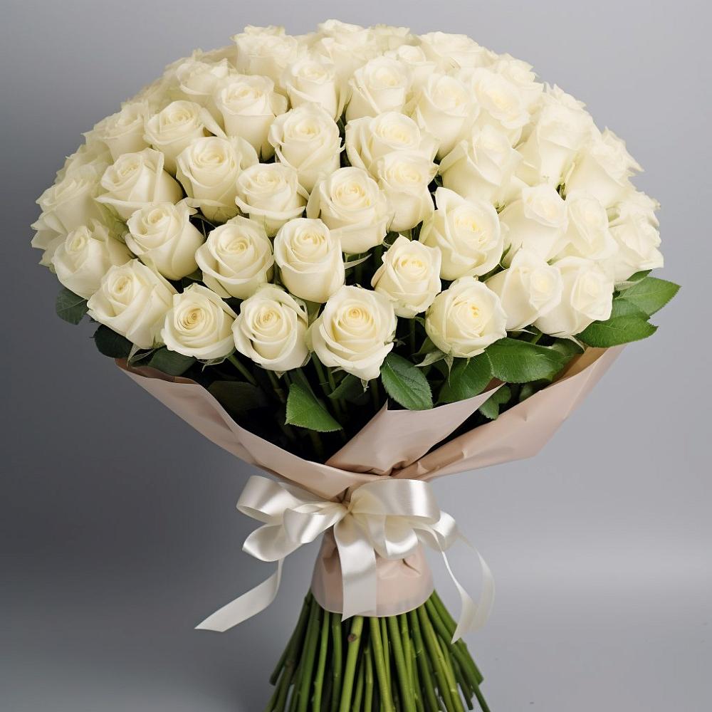 Букет 101 беля роза Белоснежка в Лесной