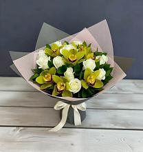 Букет цветов из:  Орхидеи и Розы в Лесной