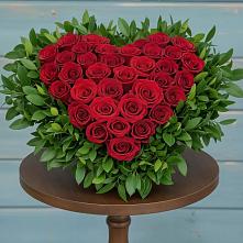 Цветочная композиция из Розы в виде сердца в Лесной