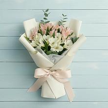 Букет цветов из:  Альстромерии в Лесной