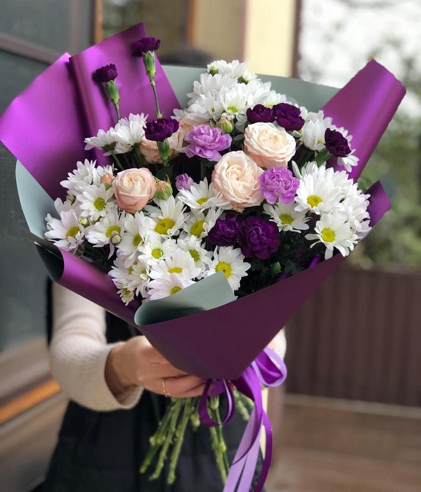 Букет цветов из: Хризантемы, Гвоздики и Розы в Лесной