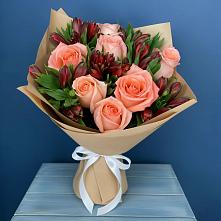 Букет цветов из:  Розы и Альстромерии в Лесной