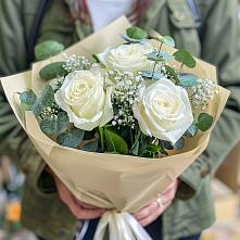 Букет цветов из:  Розы в Лесной