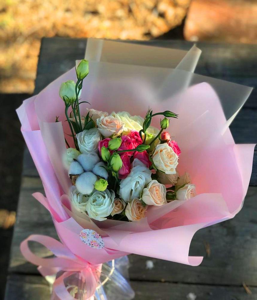 Букет цветов из: Розы и Лизиантусы в Лесной