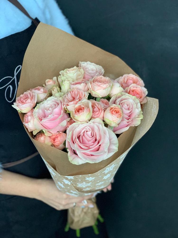 Букет цветов из: Хризантемы и Розы в Лесной