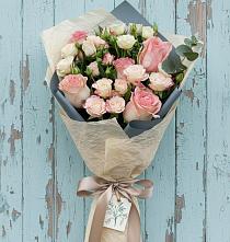 Букет цветов из:  Розы в Лесной