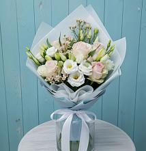 Букет цветов из:  Розы и Лизиантусы в Лесной