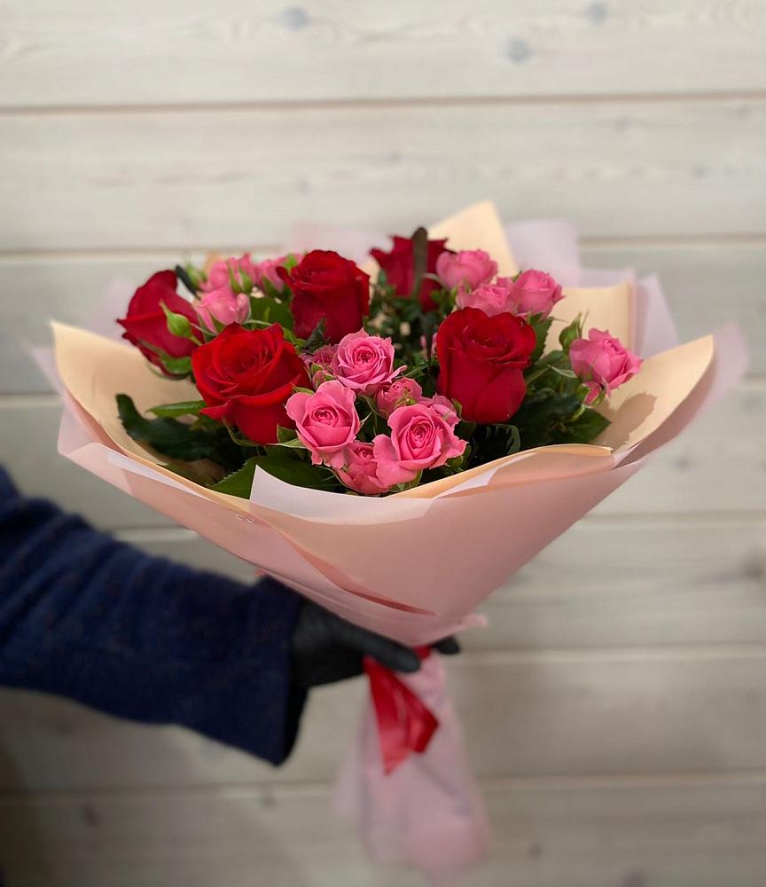 Букет цветов из: Розы в Лесной