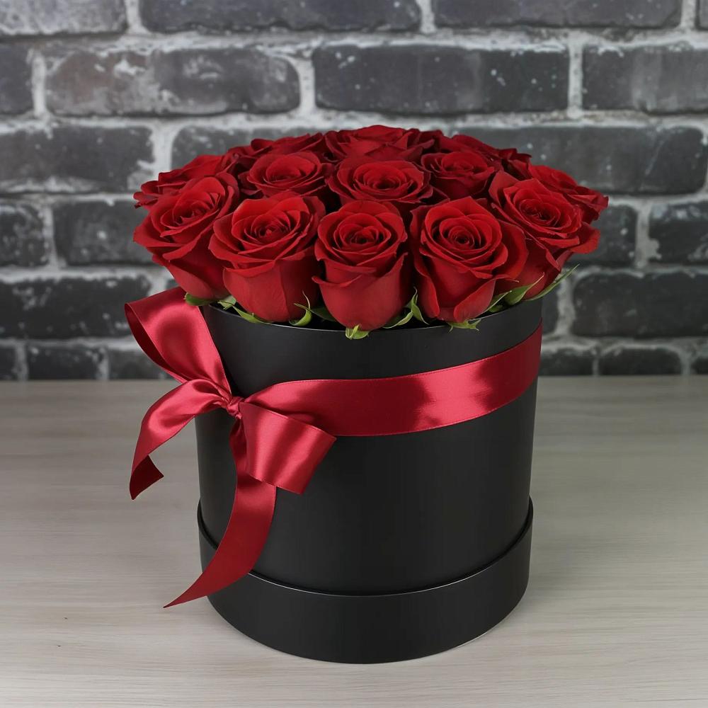 Цветочная композиция из Розы в шляпной коробке в Лесной