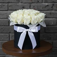 Цветочная композиция из Розы в шляпной коробке в Лесной