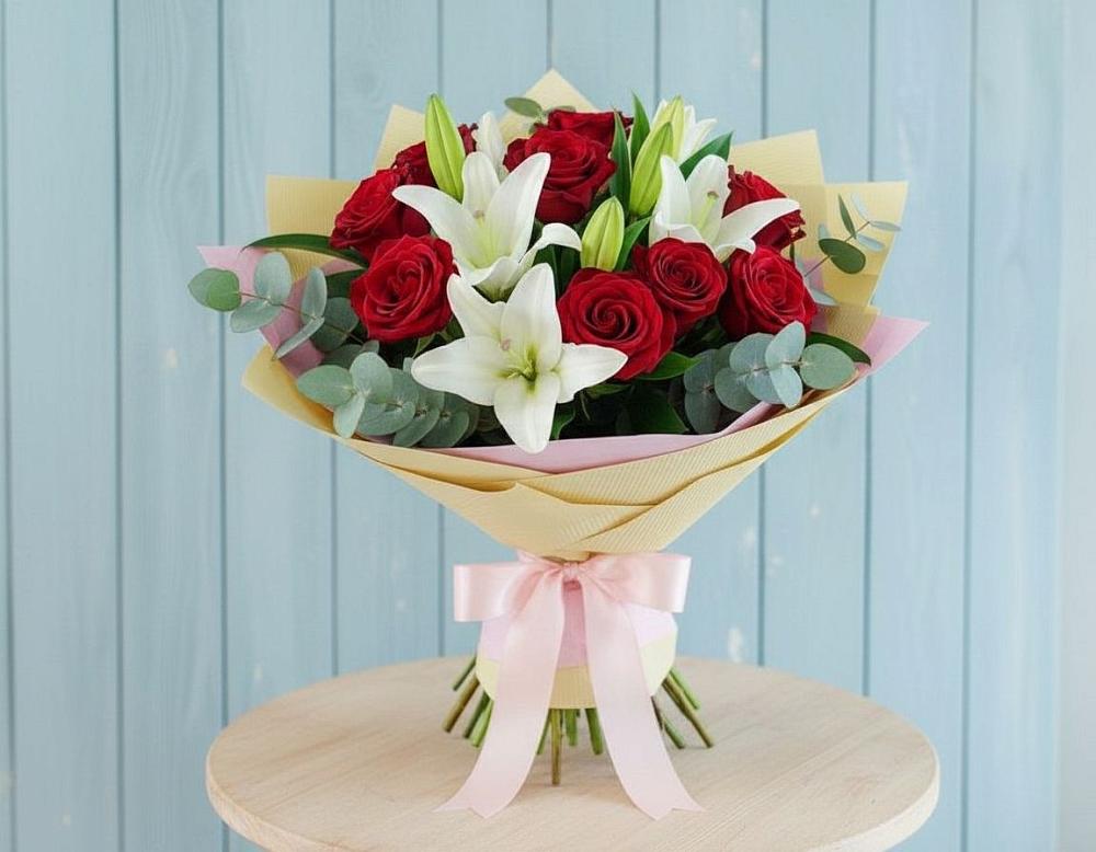 Букет цветов из: Лилии и Розы в Лесной
